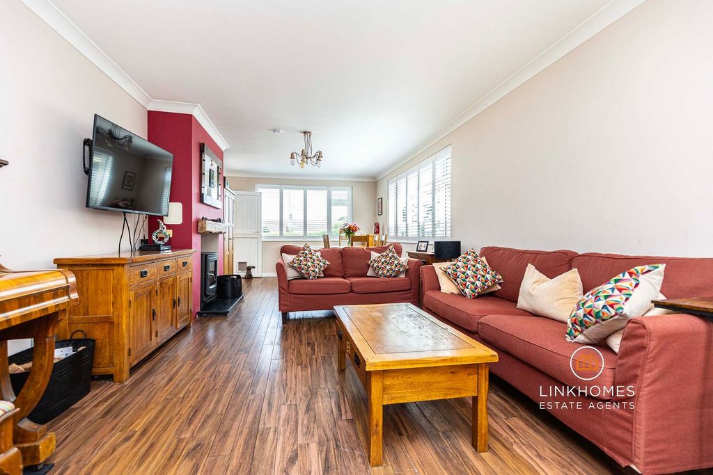 Property photo 3 of 36