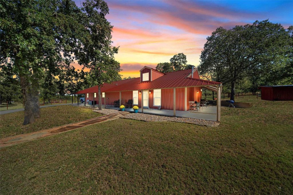 Property photo 1 of 31