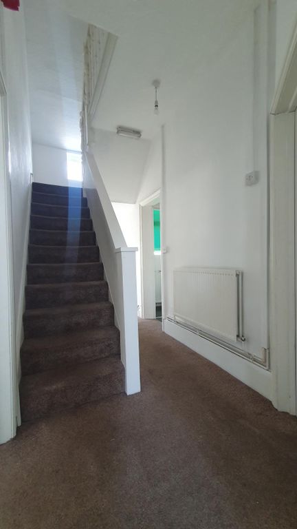 5 bed flat to rentRoath CF24 photo 5