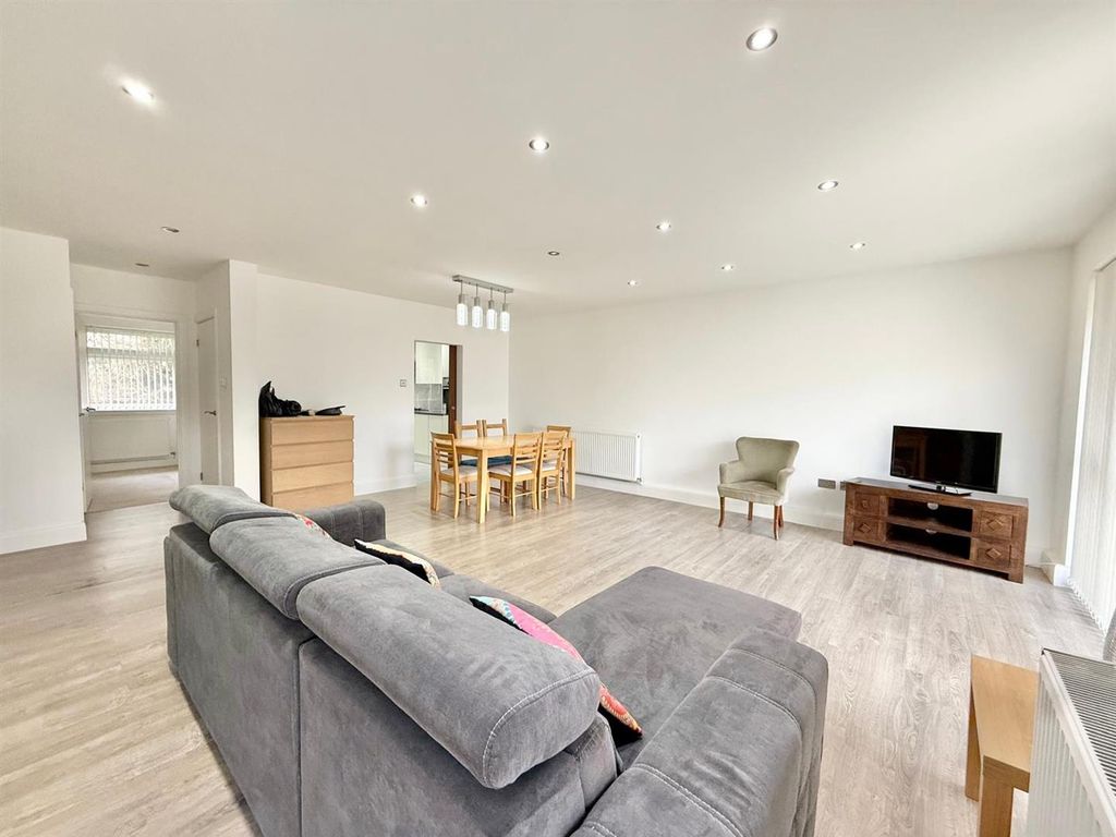 Property photo 3 of 12 Davidson Frost-Wellings, Dfw, White House Drive, L