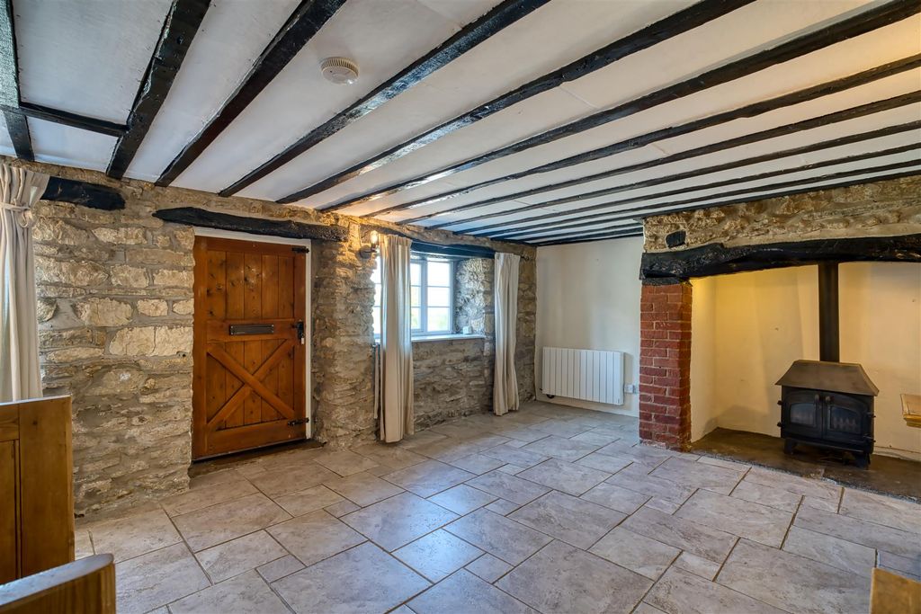 Property photo 2 of 11 Sitting Room
