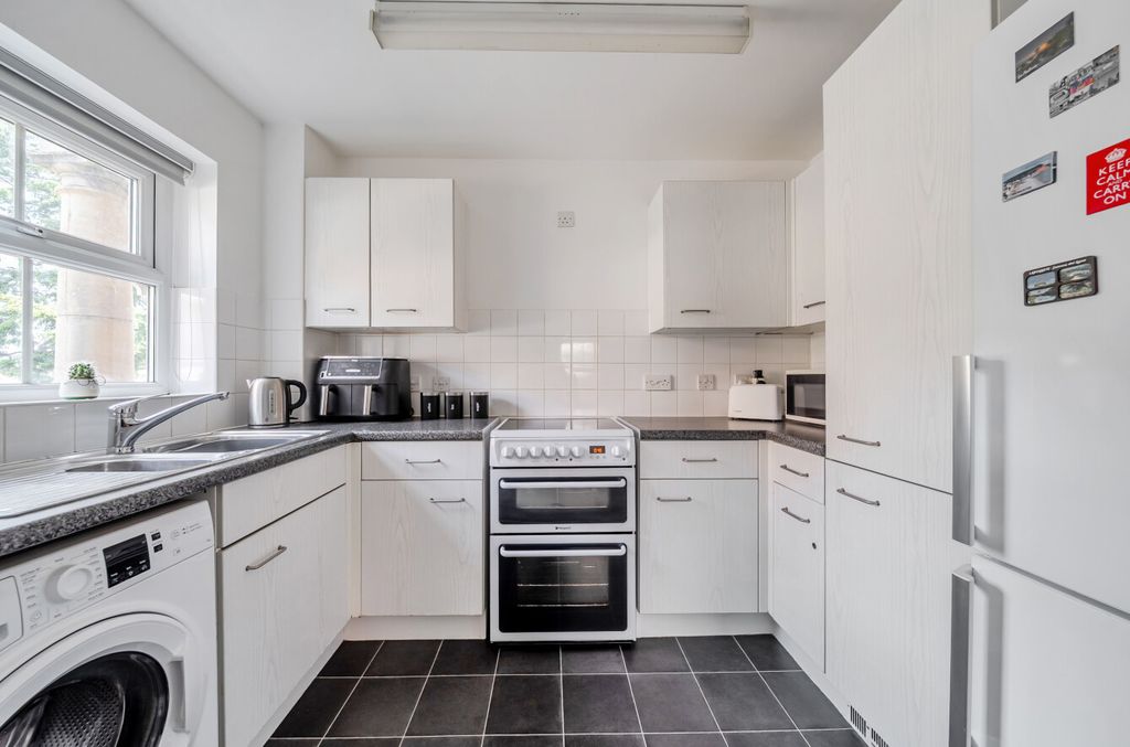 Property photo 3 of 16 1466252-5-6A1d5Dd...