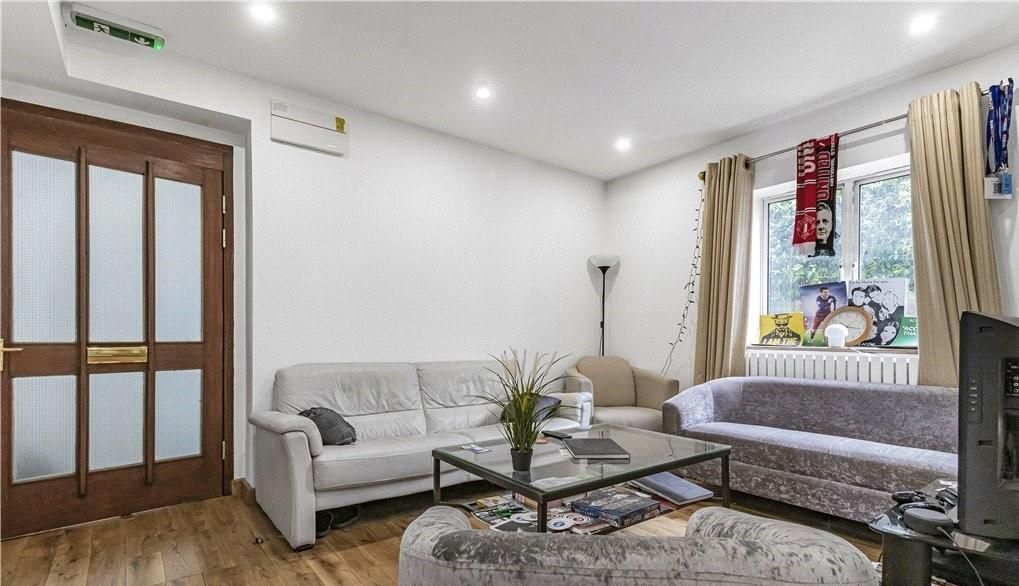 Property photo 1 of 11 Living Room.Jpg