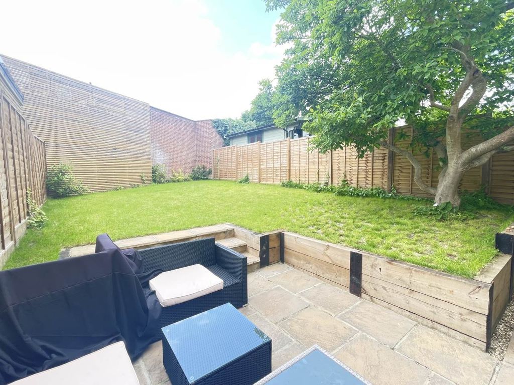 Property photo 1 of 17 Img_2455