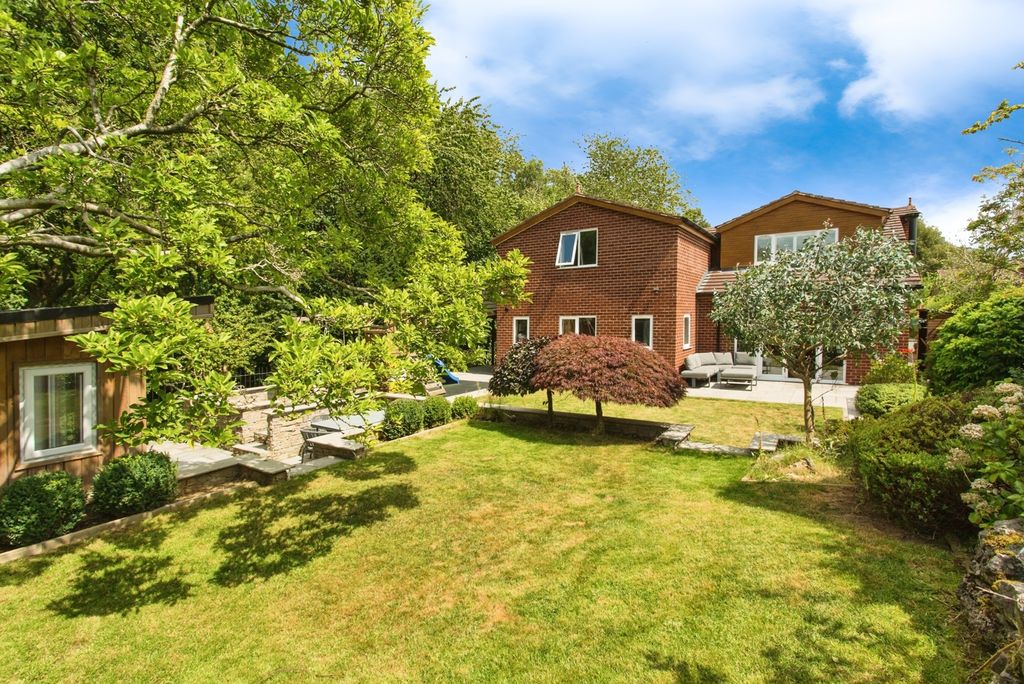 Property photo 2 of 17 Photo