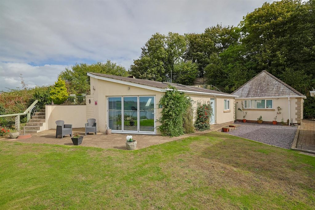 Property photo 3 of 40 Aberfa, Ferryside - Web (8 Of 51).Jpg