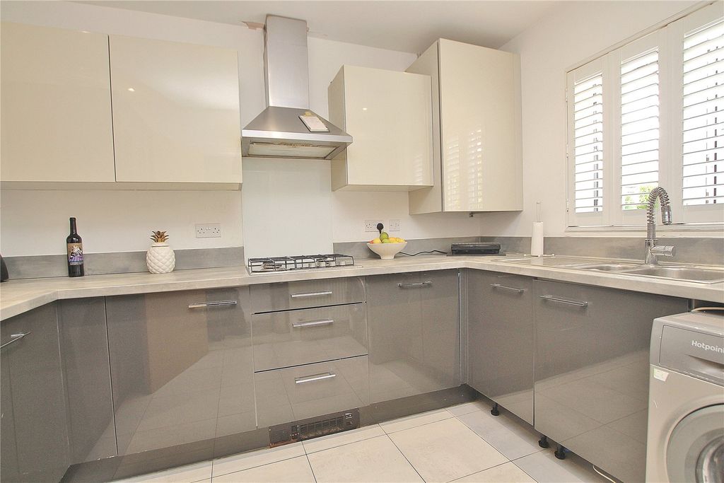 Property photo 2 of 15 Picture No. 13