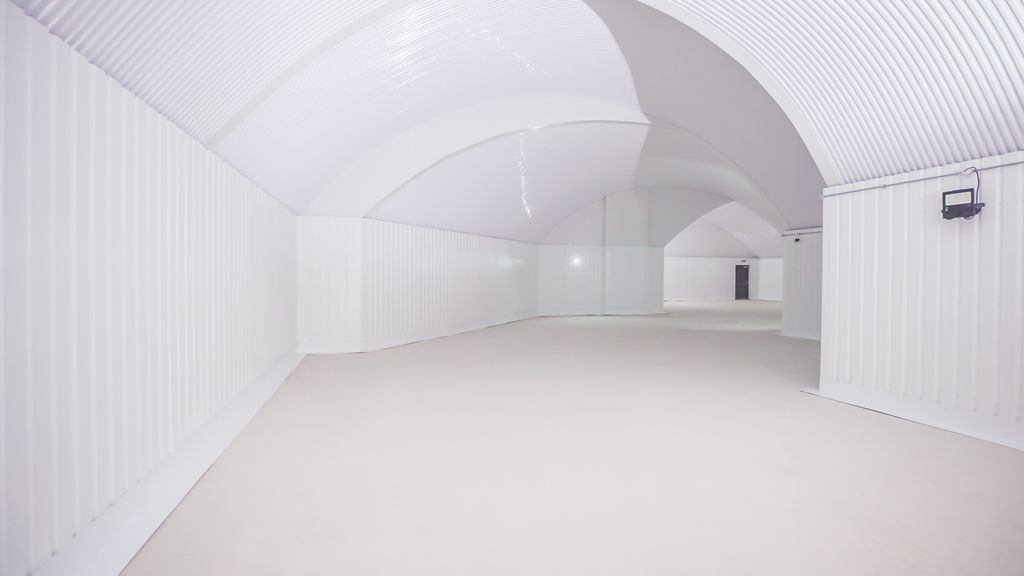 Property photo 1 of 4 An Empty Arch With White Lining