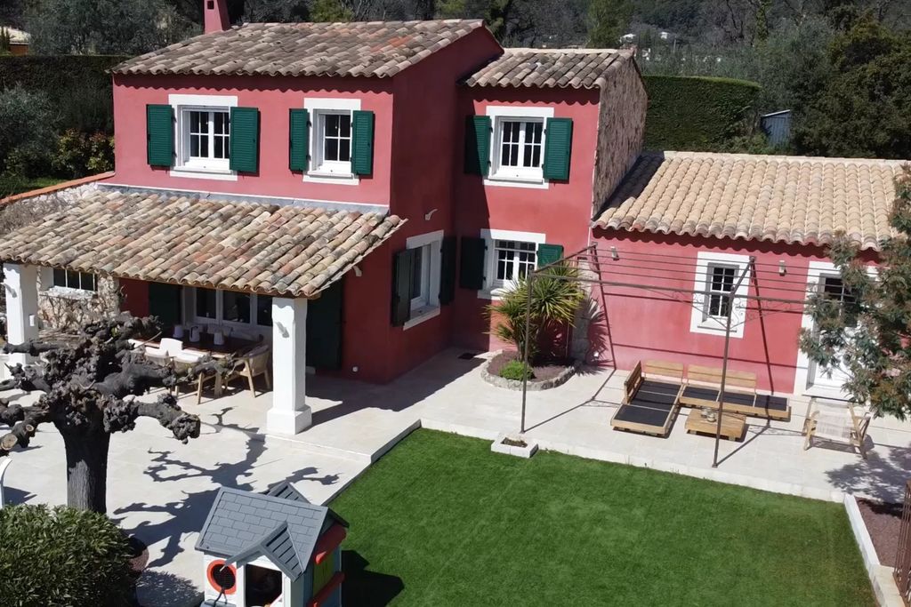 Property photo 2 of 20