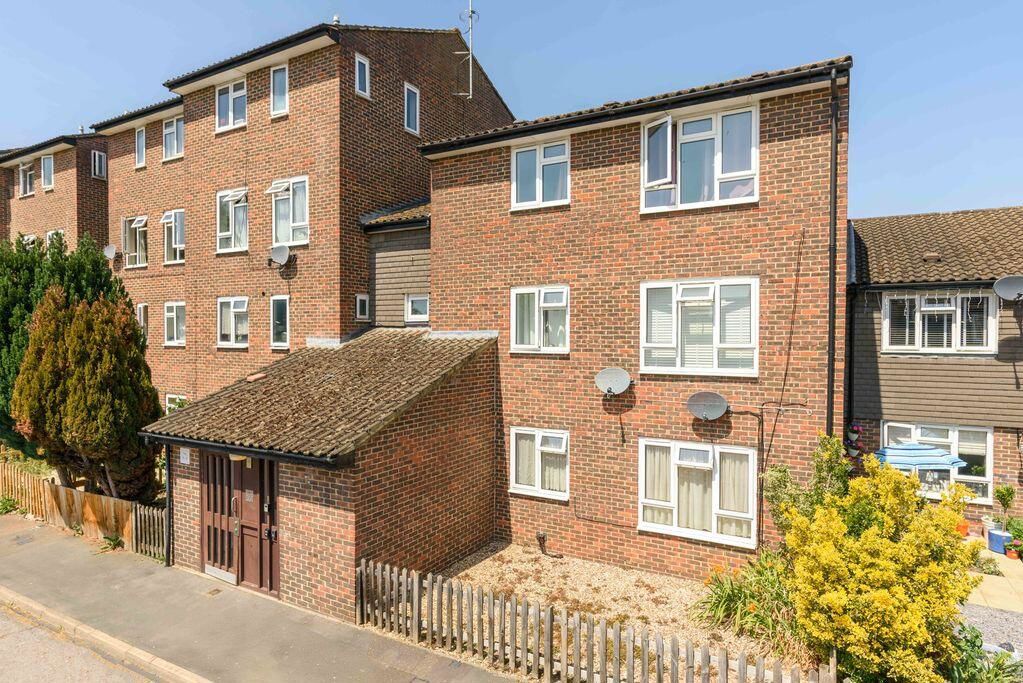 Property photo 1 of 8