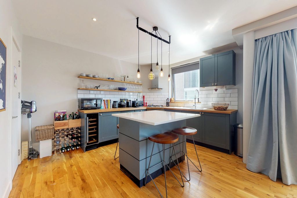 Property photo 2 of 15 Kitchen