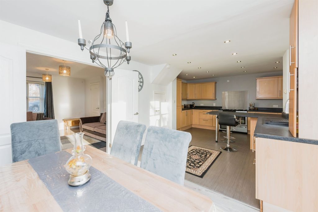 Property photo 3 of 33