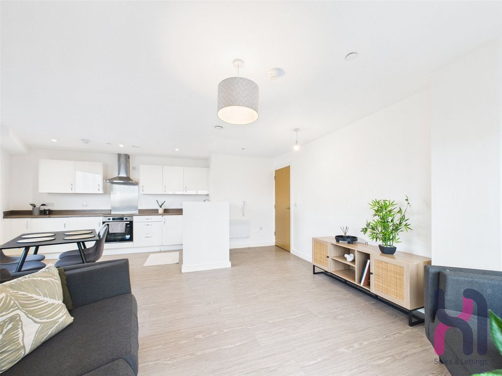 Property photo 3 of 17 Picture No. 23