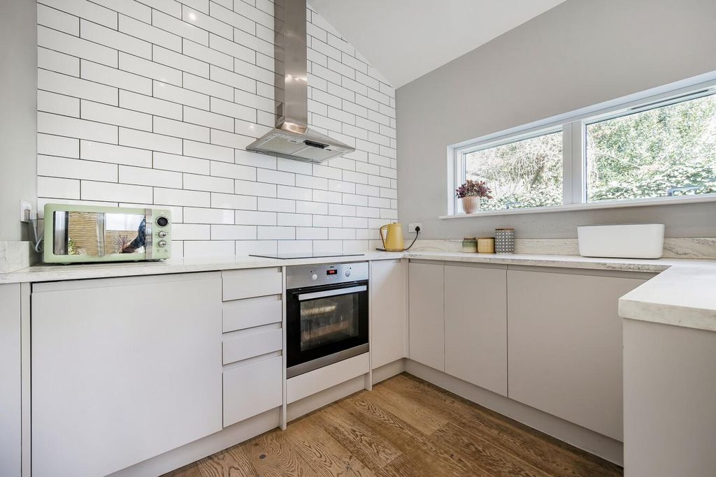 Property photo 3 of 9 Picture 3