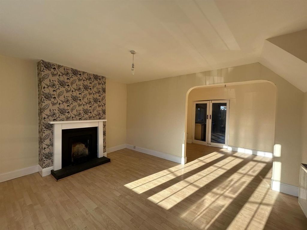 Property photo 2 of 23 Living Room 1.Jpg