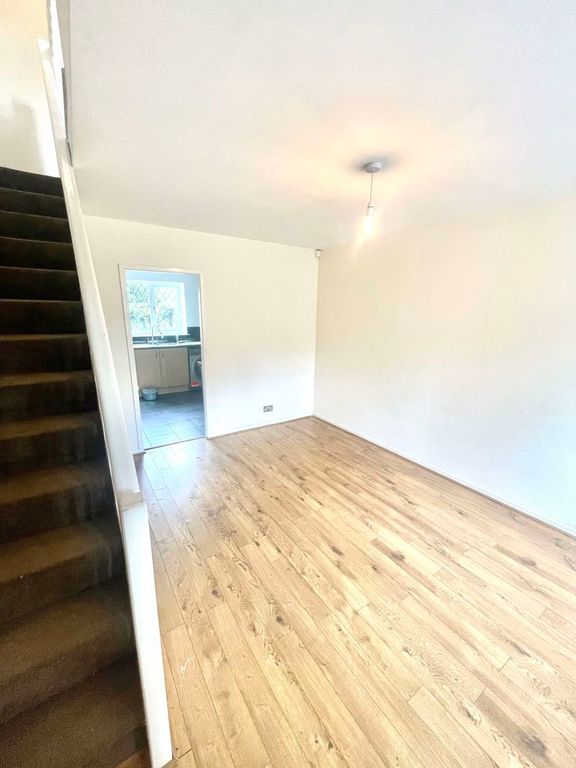 Property photo 1 of 11 Photo 2