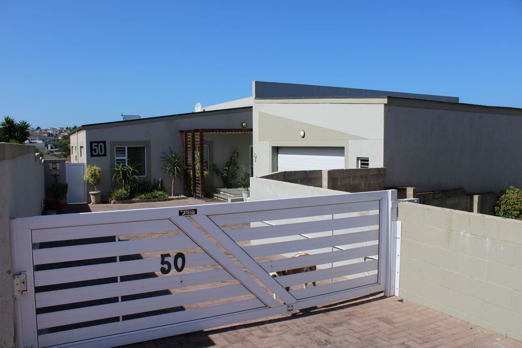 Property photo 2 of 59