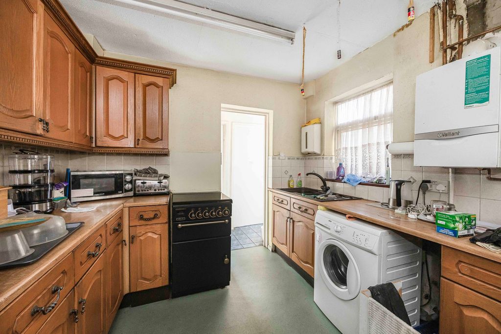 Property photo 3 of 14