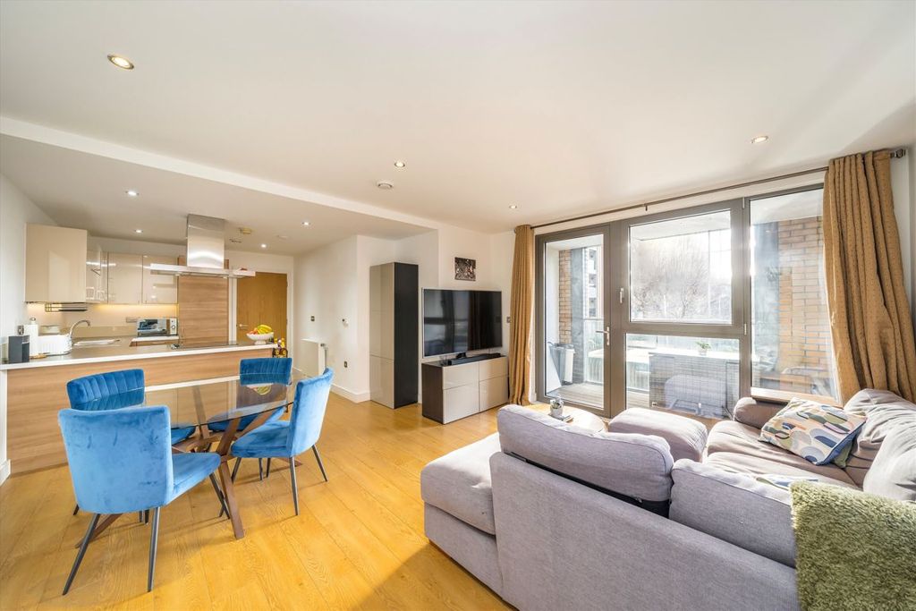 Property photo 2 of 9