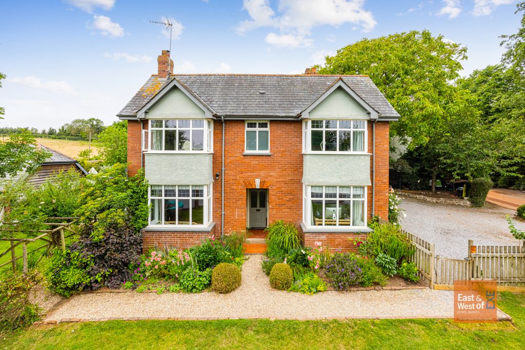 Property photo 1 of 22 A01 -  - 260618