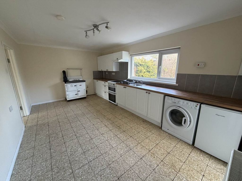 Property photo 3 of 14 Img_2456