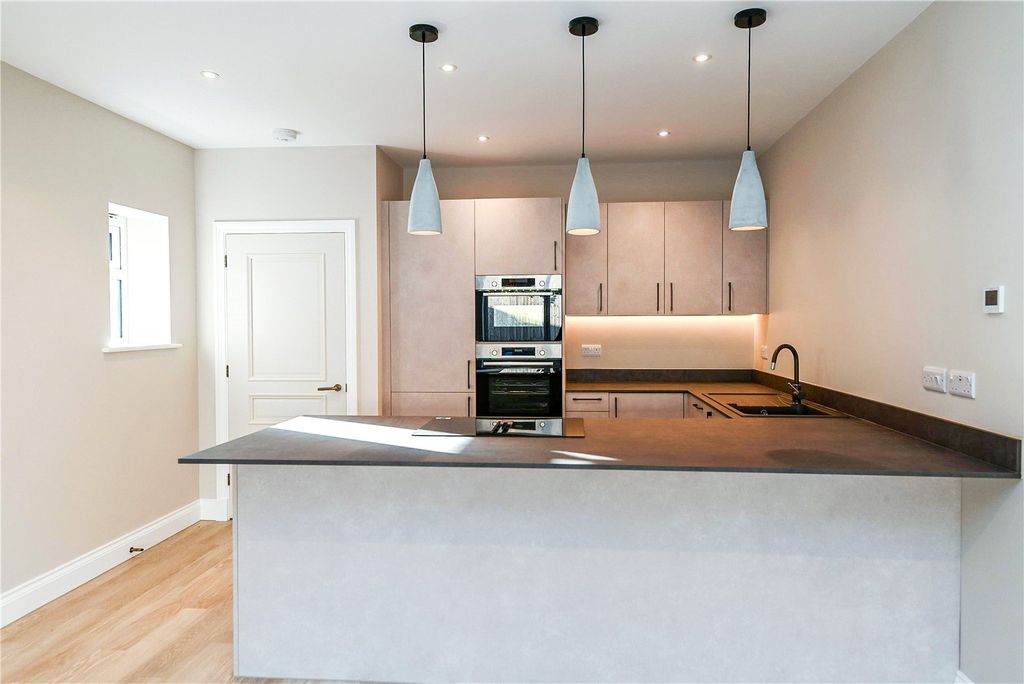 Property photo 2 of 16 Picture No. 04