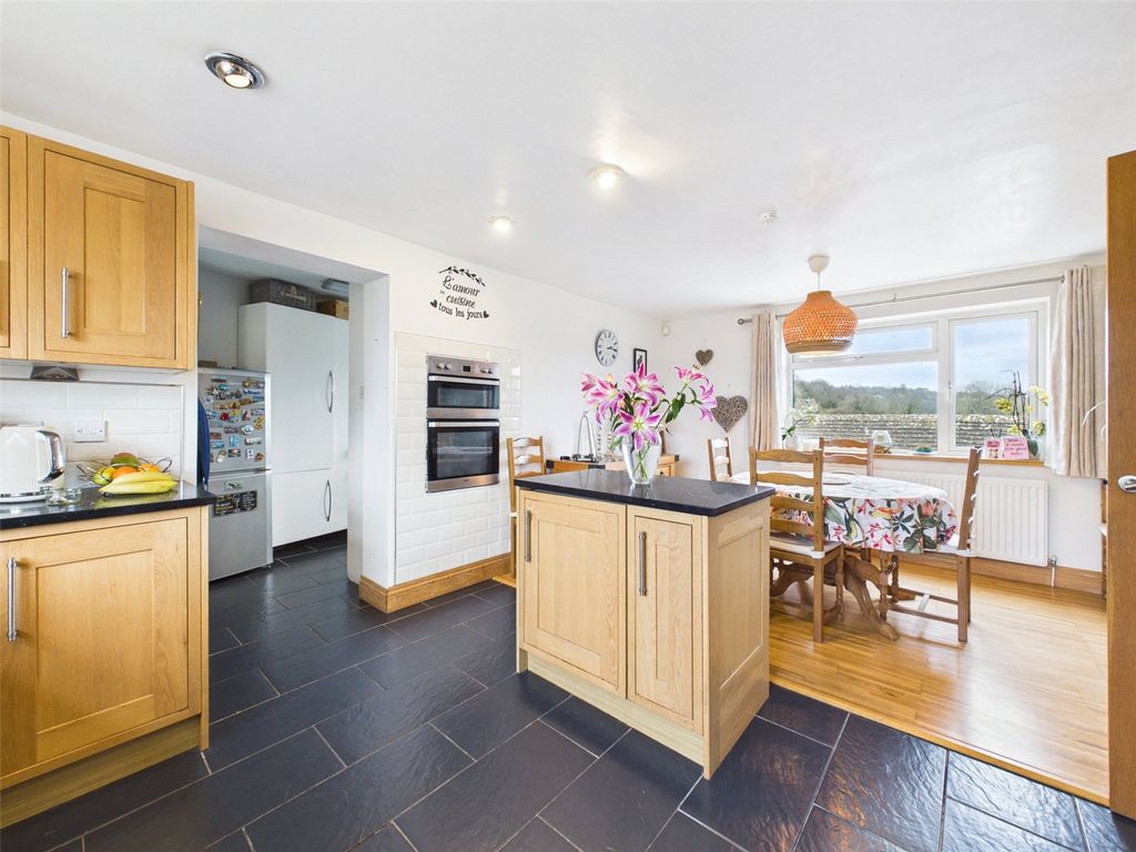 Property photo 2 of 27 Picture No. 06