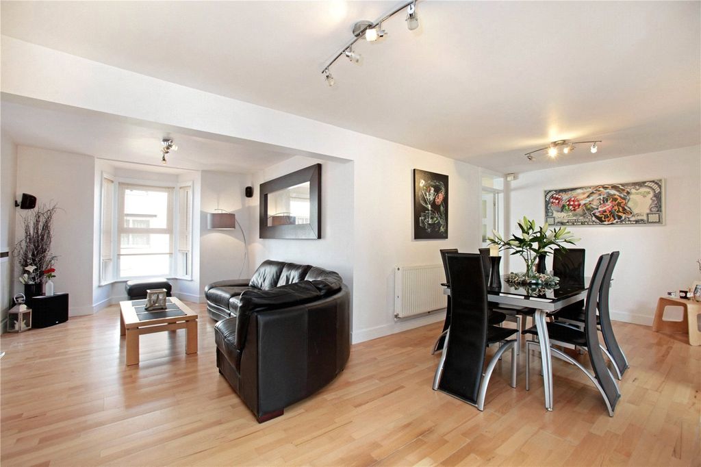 Property photo 3 of 20 Picture No. 16