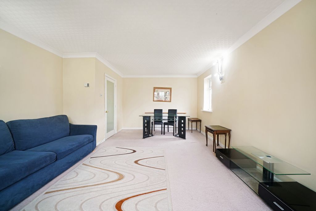 Property photo 3 of 16