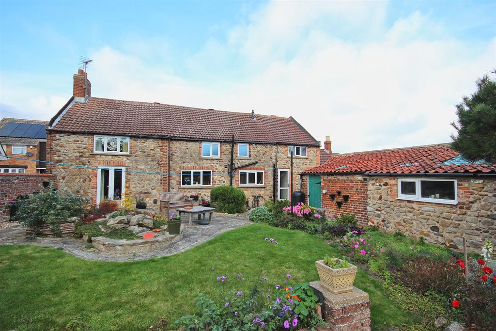 Property photo 2 of 25 Outside