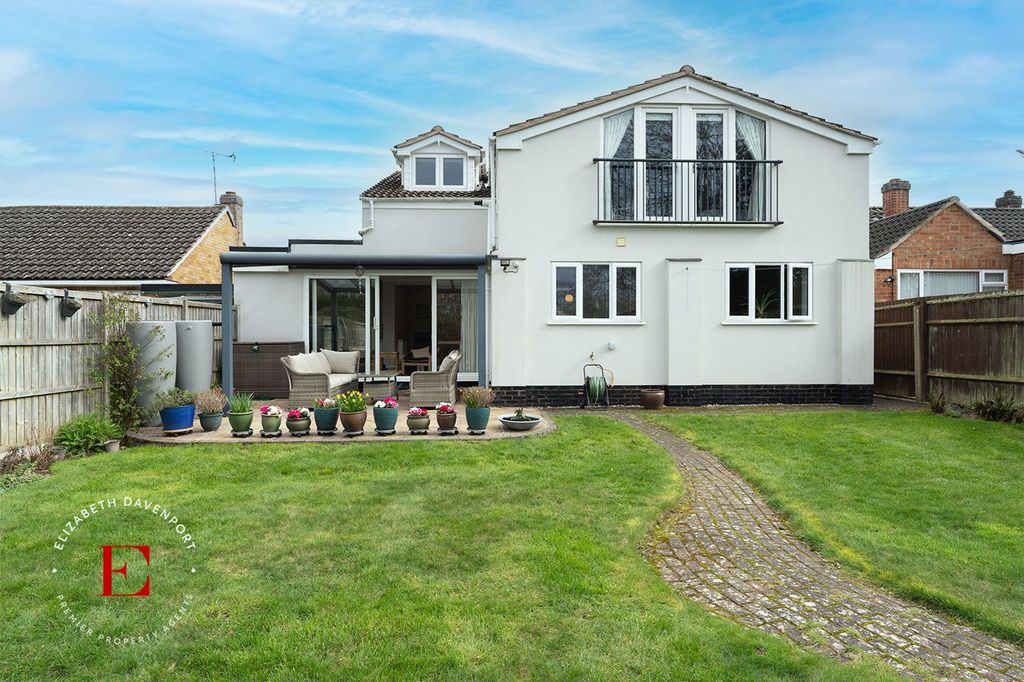 Property photo 1 of 28