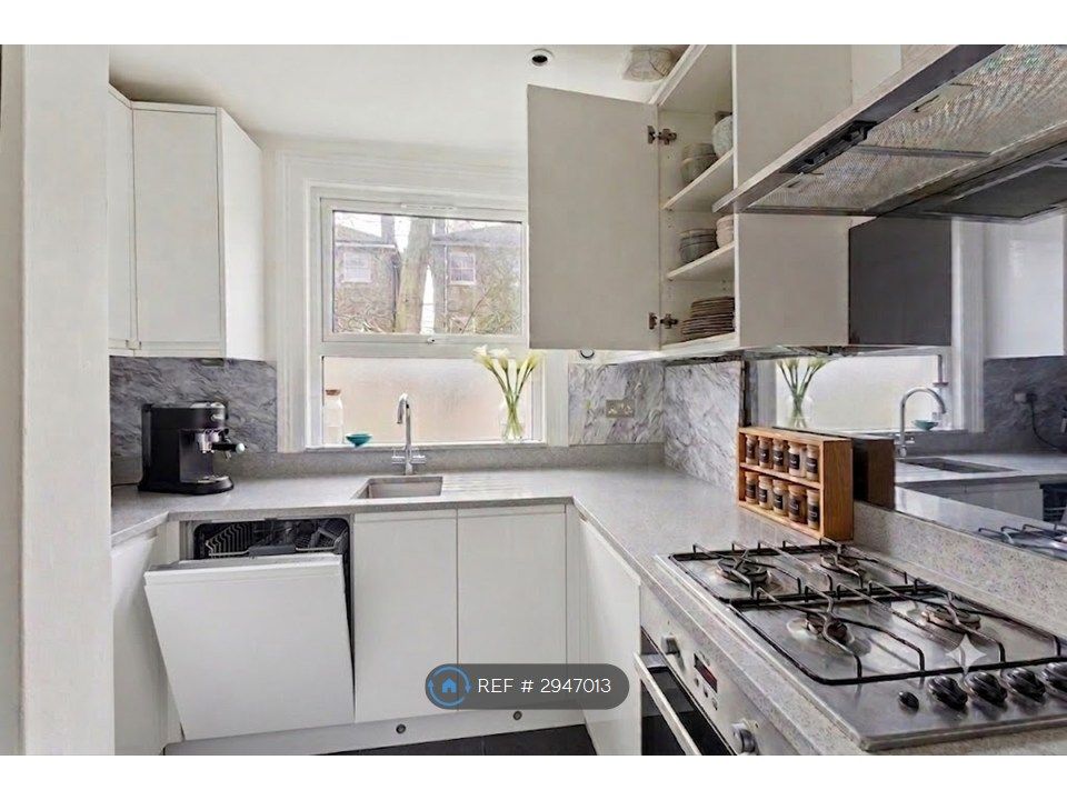 Property photo 3 of 6 Kitchen