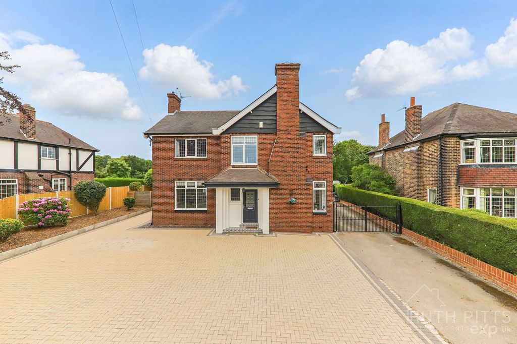 Property photo 2 of 50