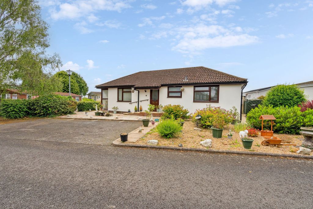 Property photo 2 of 20