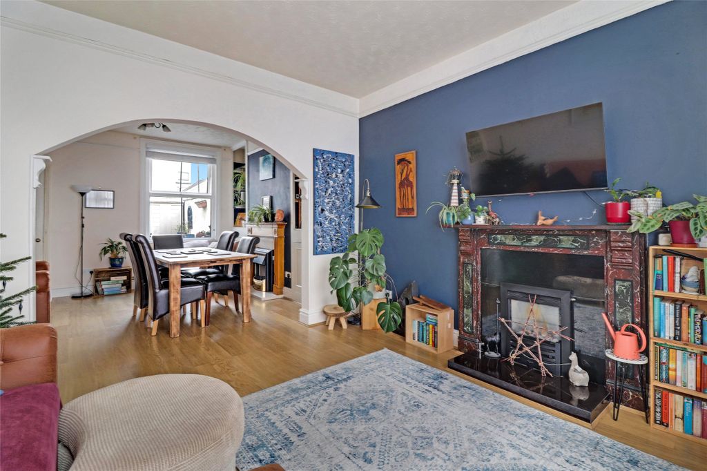 Property photo 2 of 11 Picture No. 12