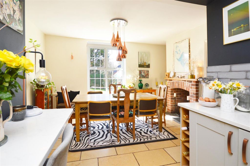 Property photo 3 of 34 Dining Room