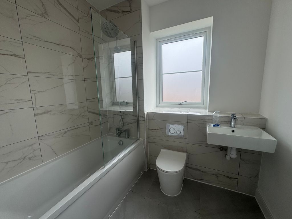 Property photo 3 of 6 Bathroom