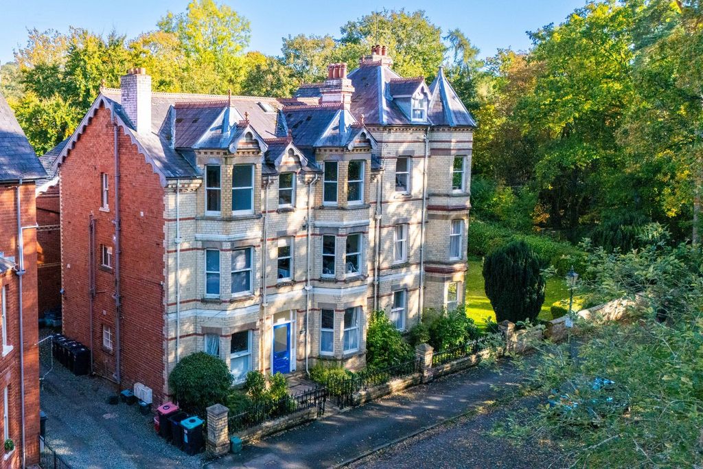 Property photo 1 of 33