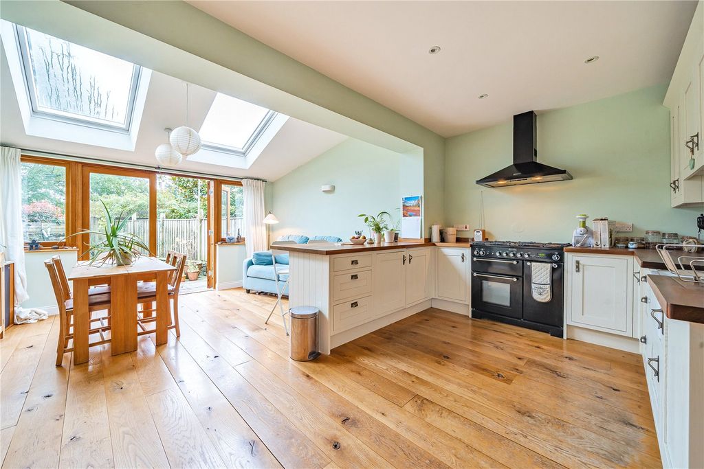 Property photo 2 of 19 Picture No. 22