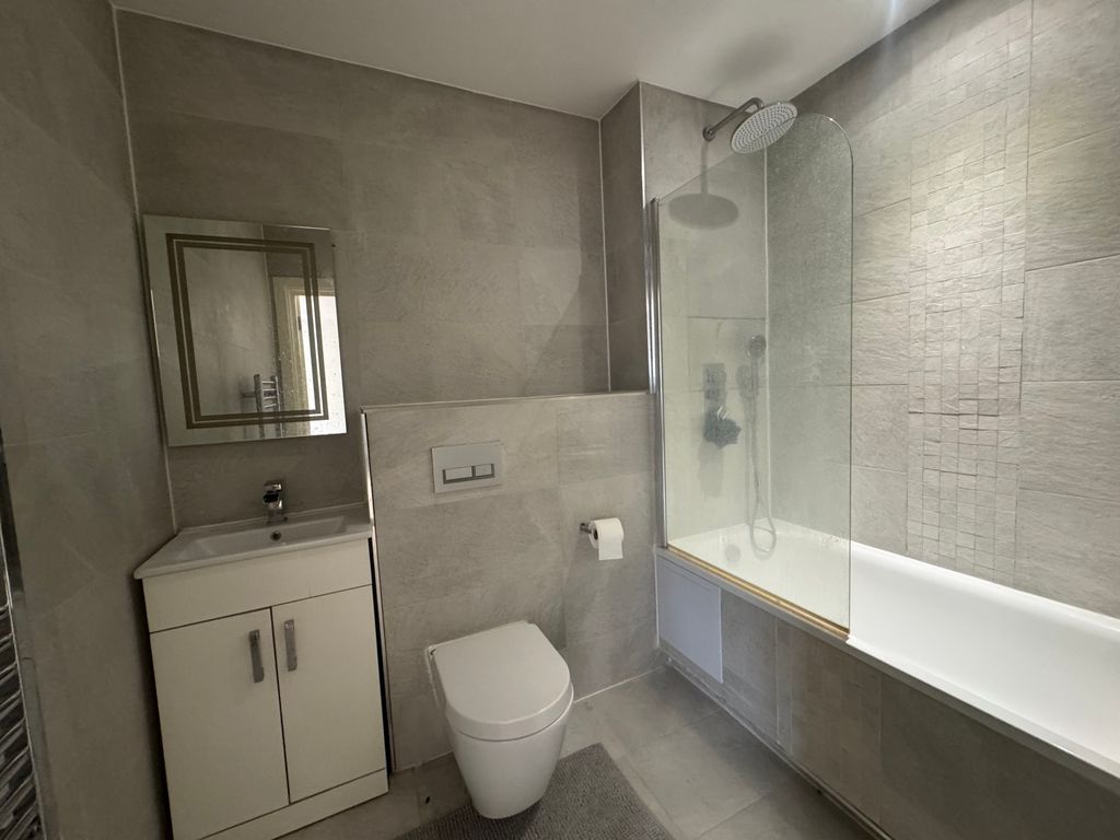 Property photo 2 of 3 Bathroom