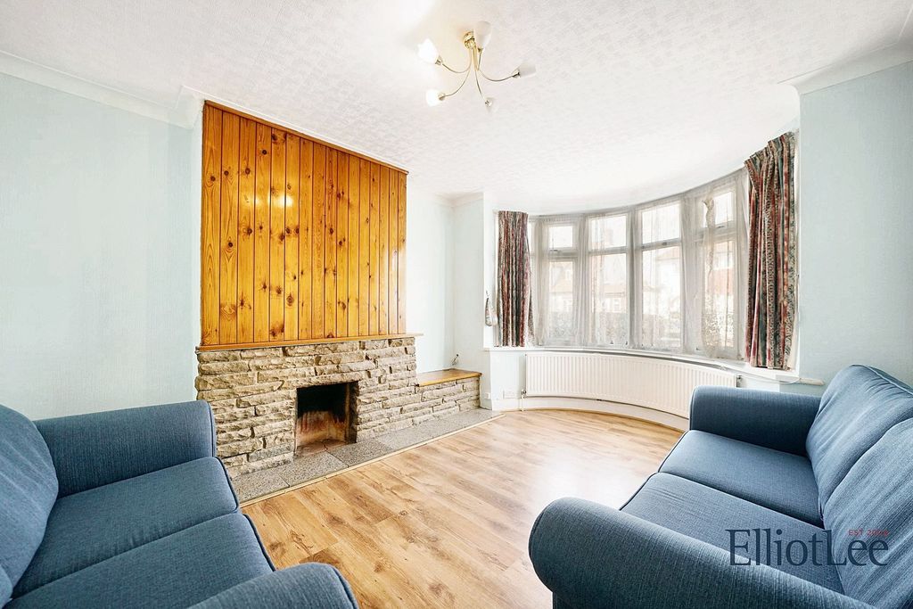 Property photo 2 of 18
