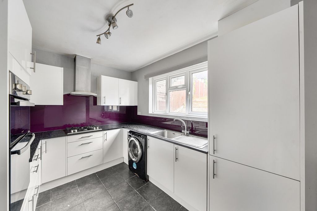 Property photo 1 of 14 1498864-8-6A6874F...