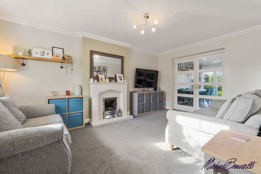 Property photo 2 of 30