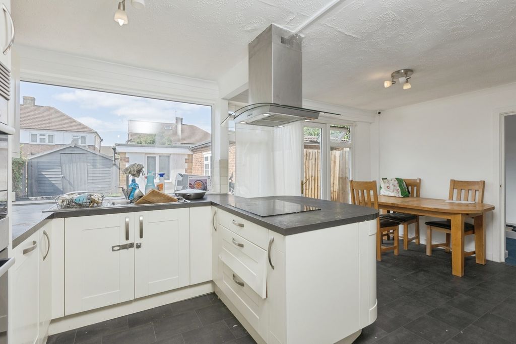 Property photo 3 of 18 Pbox-Img.Jpg