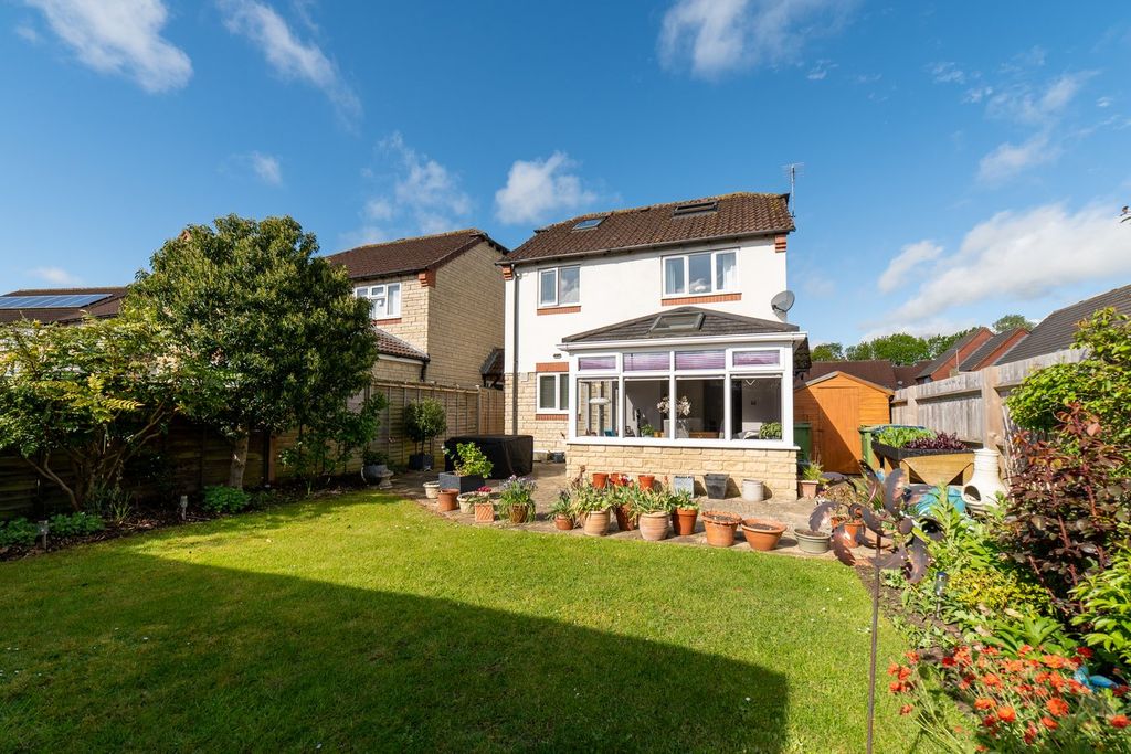 Property photo 2 of 20