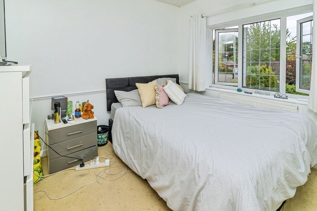 Additional image 8 of 4 bed detached house for saleFaulkners Way, Leighton Buzzard, Bedfordshire LU7