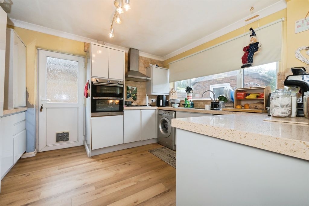 Property photo 3 of 21