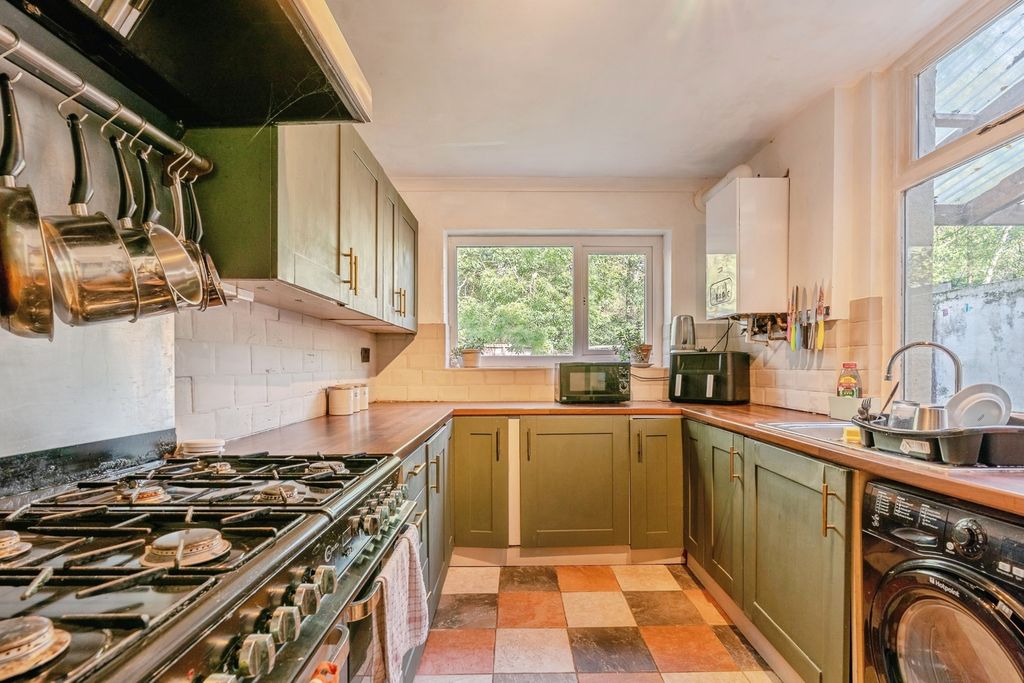 Property photo 3 of 22 Pbox-Img.Jpg