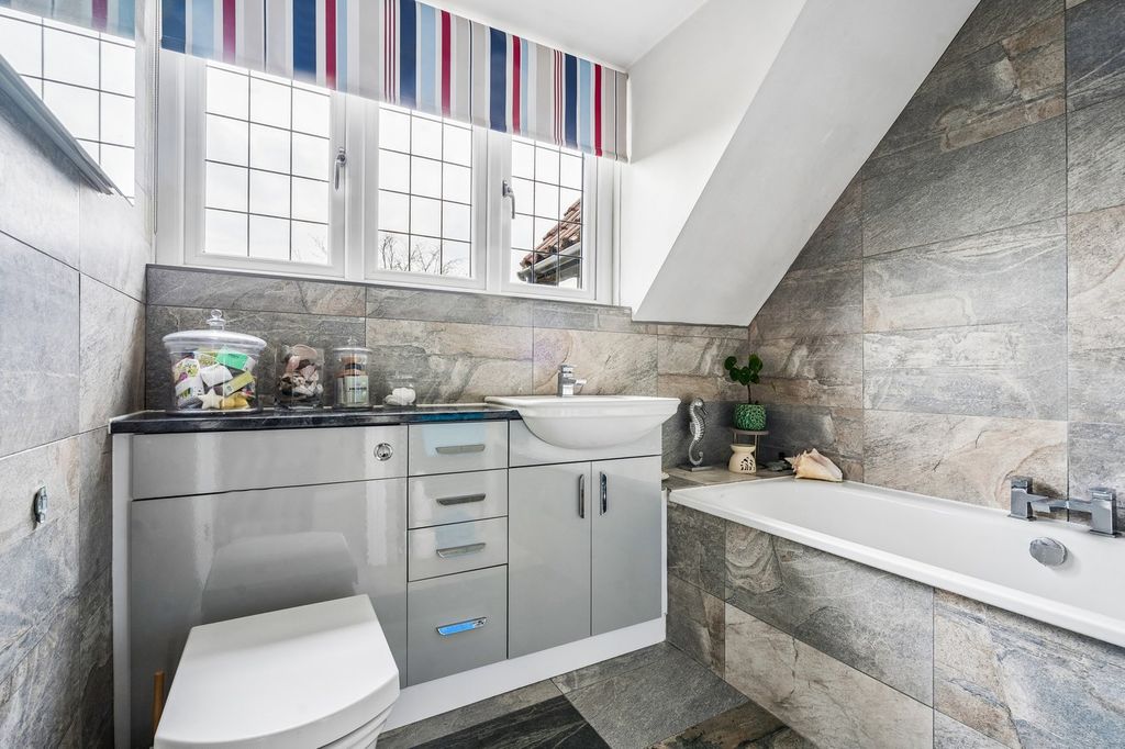 Additional image 16 of 3 bed detached house for saleSt James Walk, Richings Park, Iver SL0
