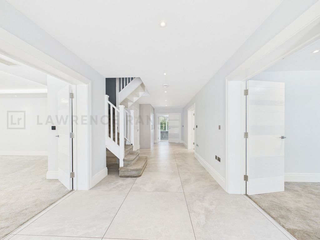 Property photo 3 of 39